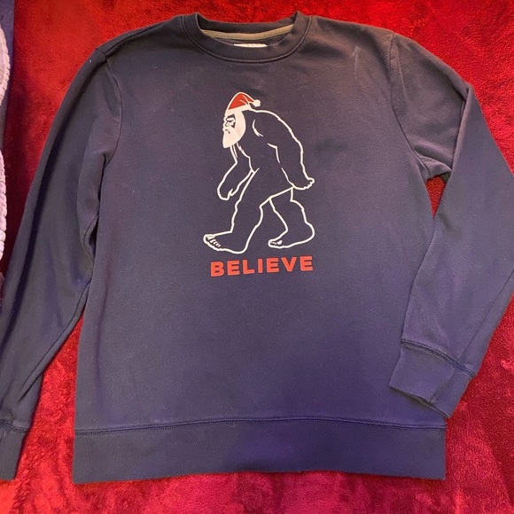 Old Navy Other - Men’s Old Navy “Believe” long sleeve shirt size medium